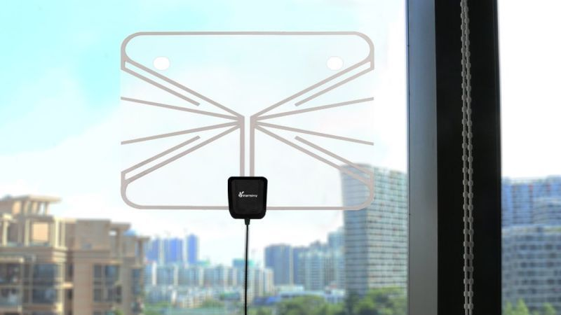 Antena HDTV Vansky transparente, $17 con código IIJU86E9. También disponible en blanco y negro.
